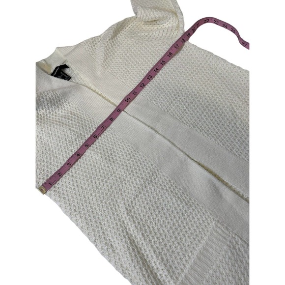Forever 21 Long White Cardigan. Size Medium. 2 Pockets. Very Soft. NEW - Picture 7 of 8
